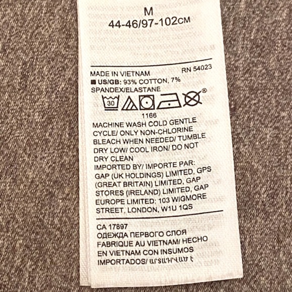 Banana Republic Men's Henley in Oatmeal - Picture 10 of 10